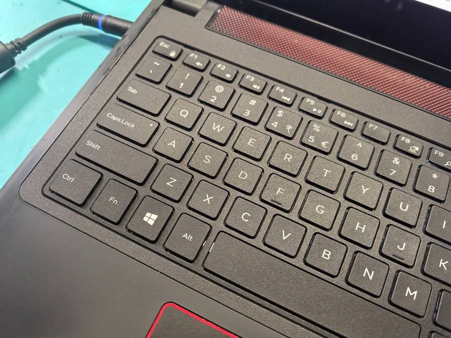 4K DISPLAY-GAMING i7-DELL INSPIRON 7559-i7-6700HQ-NVIDIA GTX960M-16GB RAM-256GB NVME-1000GB HDD