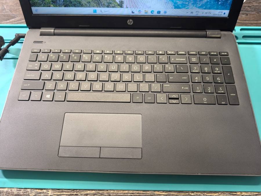 HP 250 G6*i3-5005U*12GB RAM*256GB SSD*15.6`HD*DVD