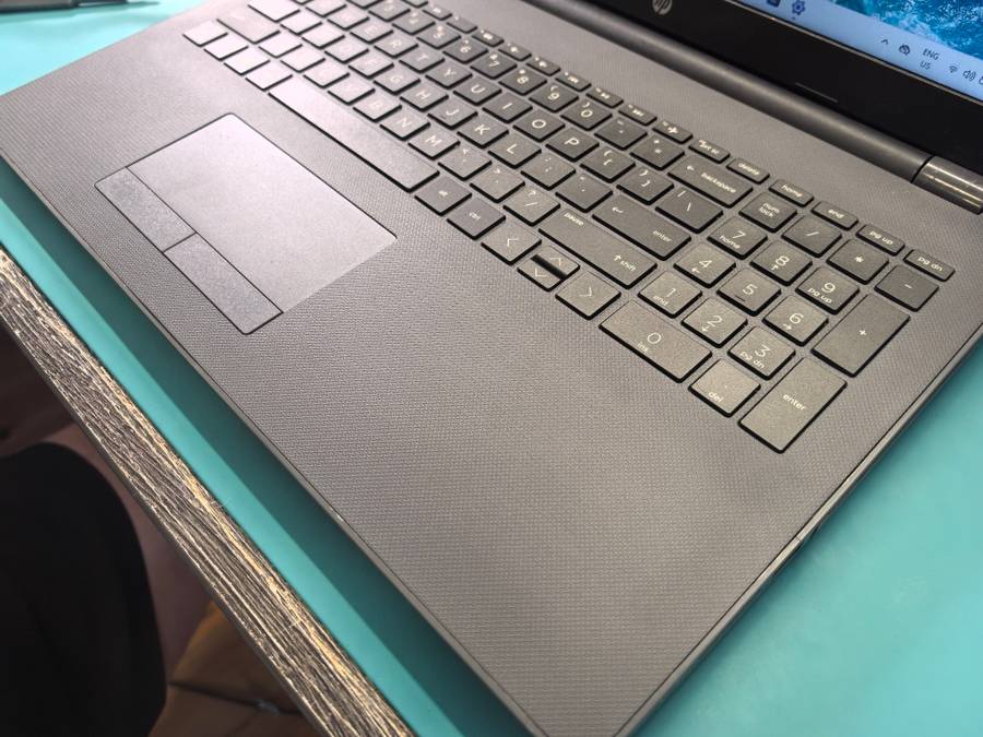 HP 250 G6*i3-5005U*12GB RAM*256GB SSD*15.6`HD*DVD