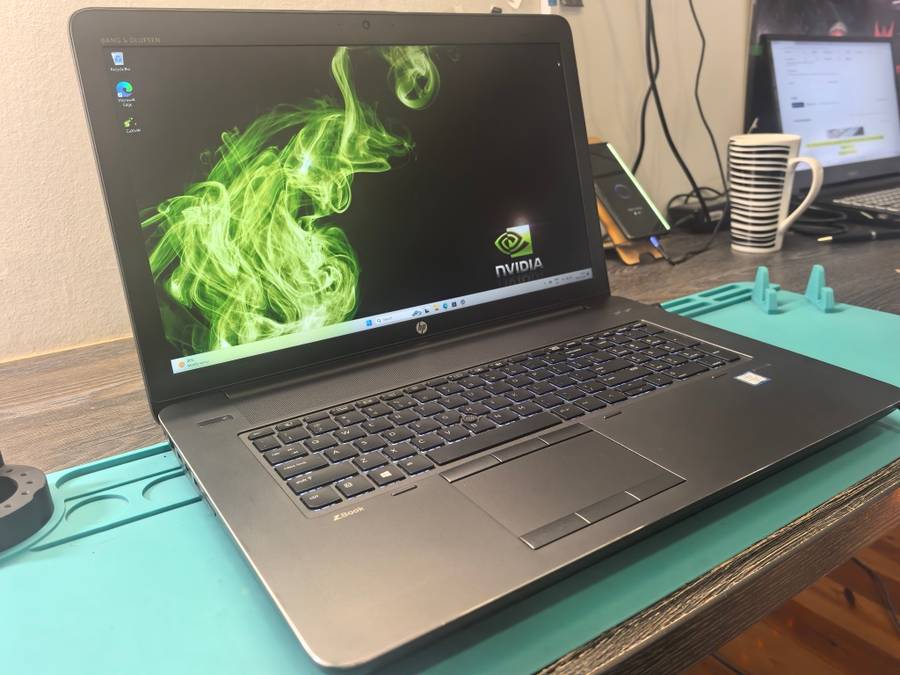 8GB NVIDIA M5000-HP ZBOOK 17 G3 i7-6820HQ*32GB*256GB SSD*FHD*NVIDIA QUADRO M5000 8GB