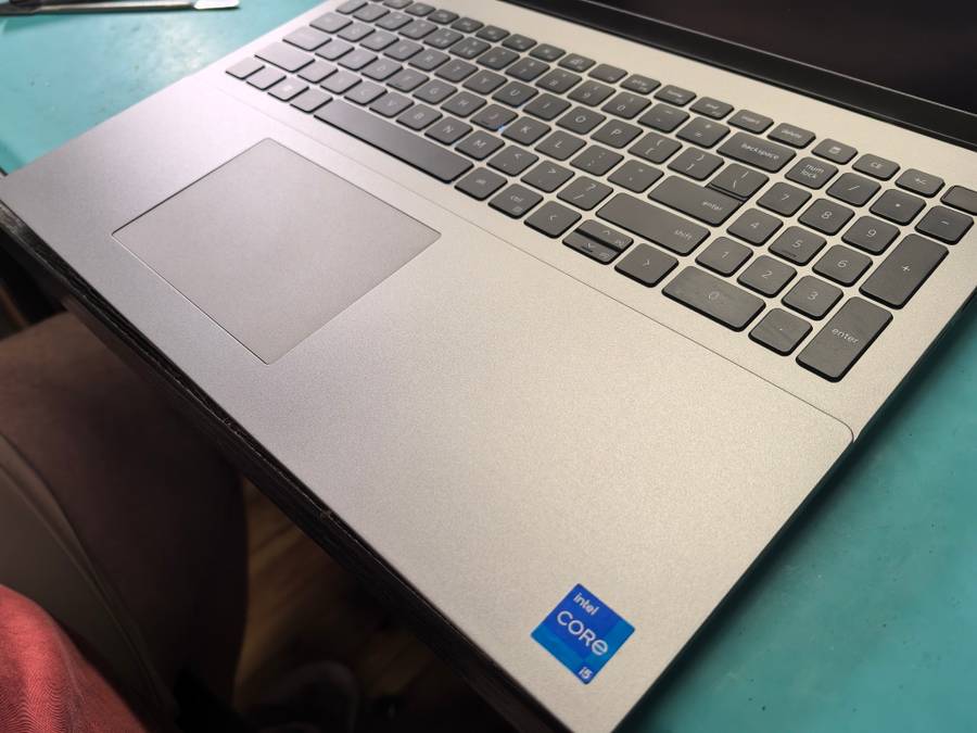 12TH GEN i5-DELL VOSTRO 5620-i5-1240P-16GB RAM-2TB SSD-FHD+*XE GRAPHICS