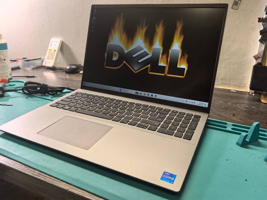 12TH GEN i5-DELL VOSTRO 5620-i5-1240P-16GB RAM-2TB SSD-FHD+*XE GRAPHICS