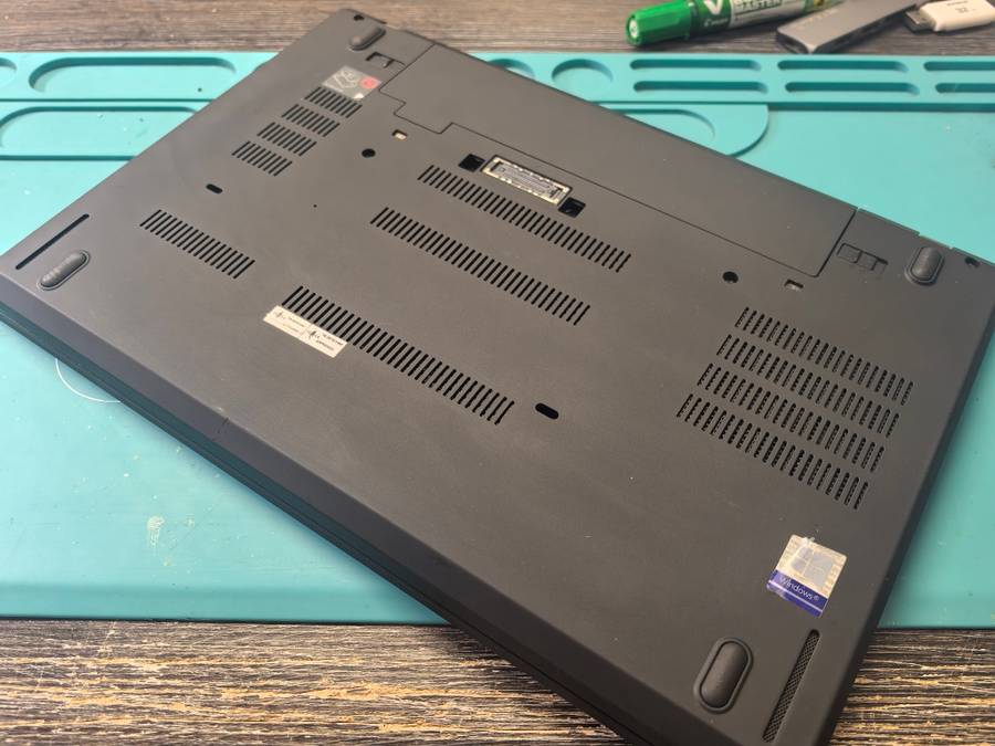 ULTRABOOK-LENOVO THINKPAD T470-i5-7300U*FHD-256GB SSD-8GB DDR4 RAM-4G LTE-BACKLIT