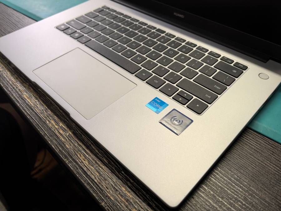 HUAWEI MATEBOOK D 15*i3-1115G4*8GB DDR4*256GB SSD*FHD*IPS*UHD GRAPHICS