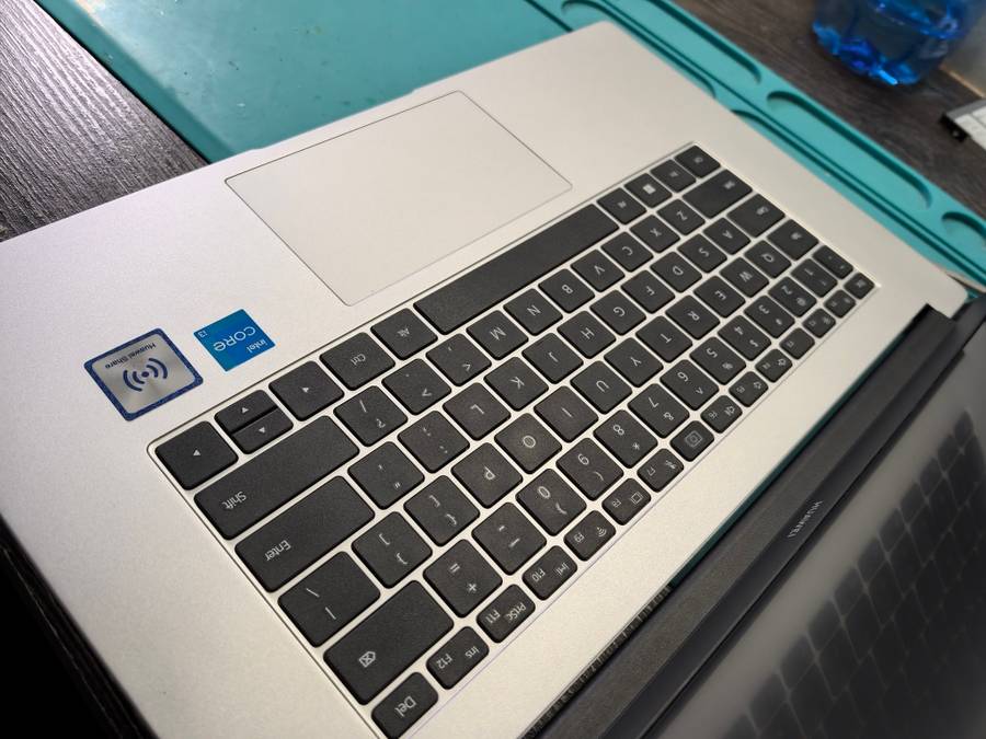 HUAWEI MATEBOOK D 15*i3-1115G4*8GB DDR4*256GB SSD*FHD*IPS*UHD GRAPHICS