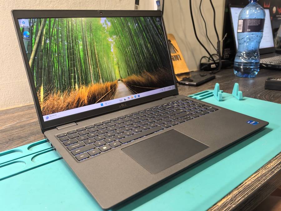 11TH GEN-DELL LATITUDE 3520-i5-1135G7-16GB DDR4-SAMSUNG 256GB SSD-FHD