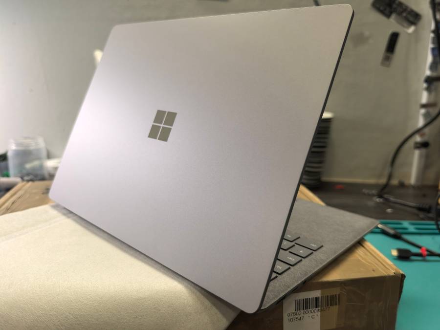 Microsoft Surface Laptop 3 - i7-1065G7 - 16GB RAM - 512GB SSD - 3K Display - Touchscreen