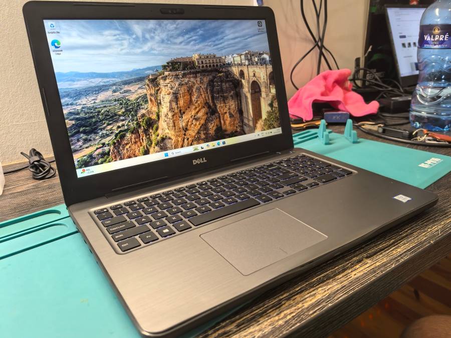 Touchscreen Dell Inspiron 5567 i5-7200U 8GB 256GB SSD FHD