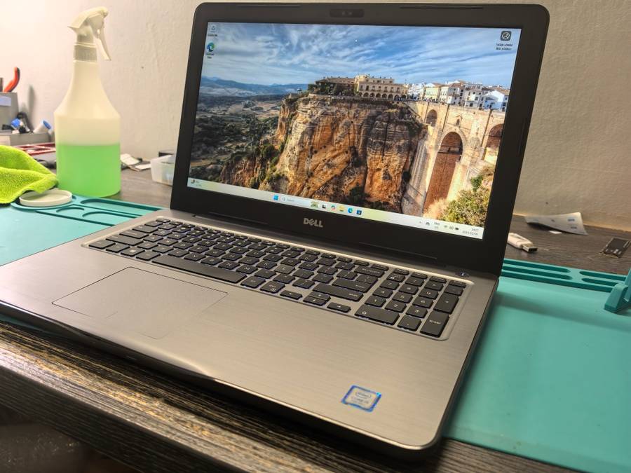 Touchscreen Dell Inspiron 5567 i5-7200U 8GB 256GB SSD FHD