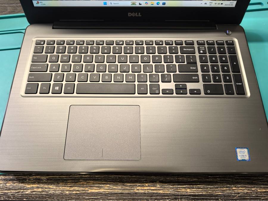 Touchscreen Dell Inspiron 5567 i5-7200U 8GB 256GB SSD FHD