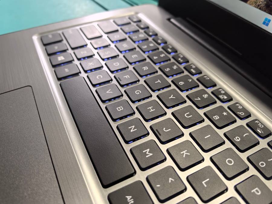 Touchscreen Dell Inspiron 5567 i5-7200U 8GB 256GB SSD FHD