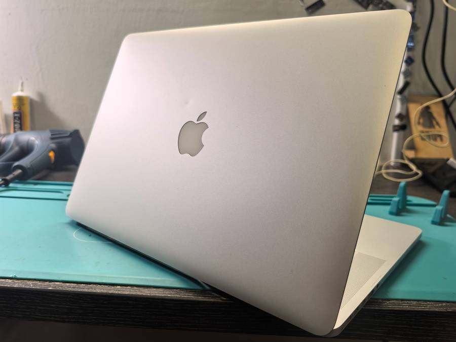 Apple MacBook Pro 2015 Core i7 16GB RAM 512GB SSD Retina 2880x1800