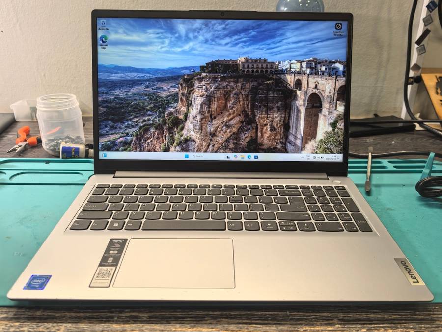 Lenovo Ideapad 1-N4020 Celeron-4GB DDR4-256GB NVMe SSD-UHD Graphics-FHD