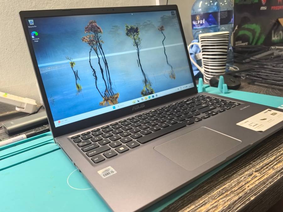 QUAD CORE i5-10TH GEN i5-ASUS VIVOBOOK X515JA-i5-1035G1-8GB DDR4*256GB SSD*FHD