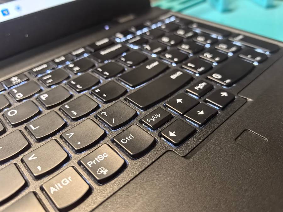 11th Gen i7-Lenovo ThinkPad L15-i7-1165G7-16GB DDR4-1000GB SSD