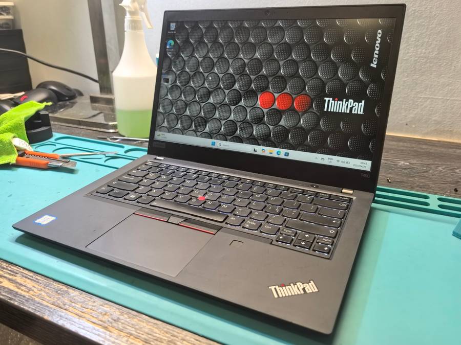 TOUCHSCREEN-Quad Core i7-Lenovo ThinkPad T490-i7-8665u-FHD-32GB RAM-1000GB SSD