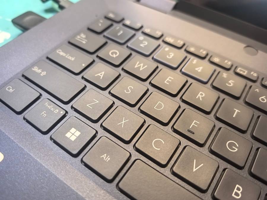 Late Entry-12th GEN i5 TOUCHSCREEN-ASUS EXPERTBOOK B3402*i5-1235u*8GB RAM*512GB SSD*FHD*G7 GRAPHICS*