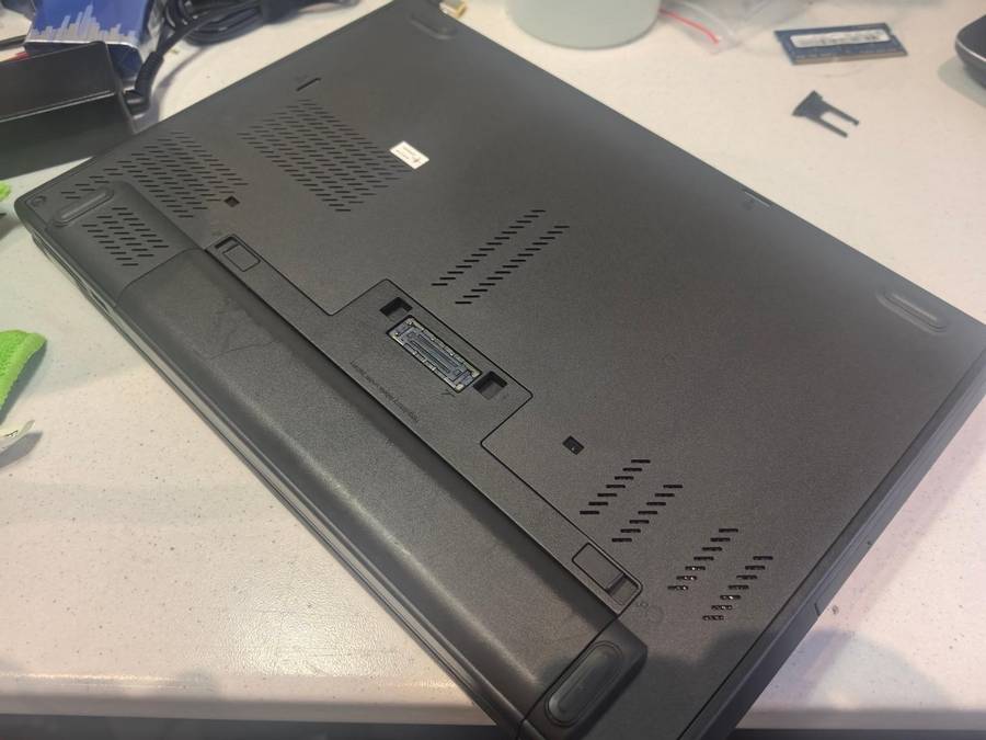 HIGH SPEC!*LENOVO THINKPAD T440P*i5-4300M*6GB RAM*256GB SSD*HD+DISPLAY