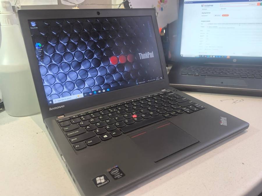 ULTRABOOK*LENOVO THINKPAD X240*i5-4300U*8GB DDR4-256GB SSD*4G*
