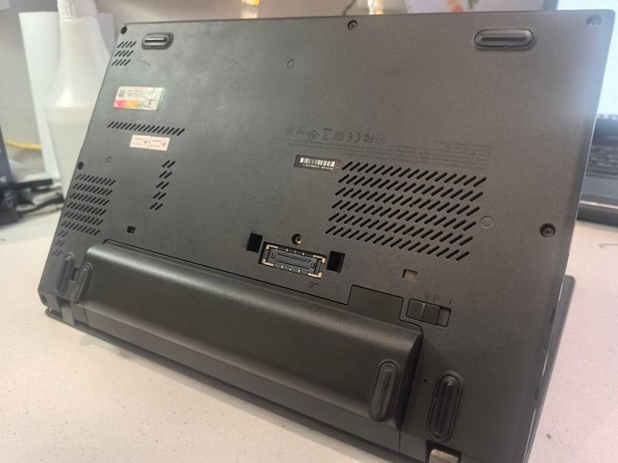 ULTRABOOK*LENOVO THINKPAD X240*i5-4300U*8GB DDR4-256GB SSD*4G*