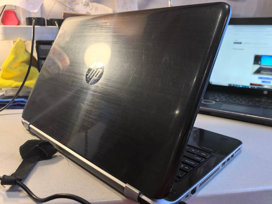 HP Pavilion 15 i3-4005U 8GB RAM 500GB HDD HD DVD