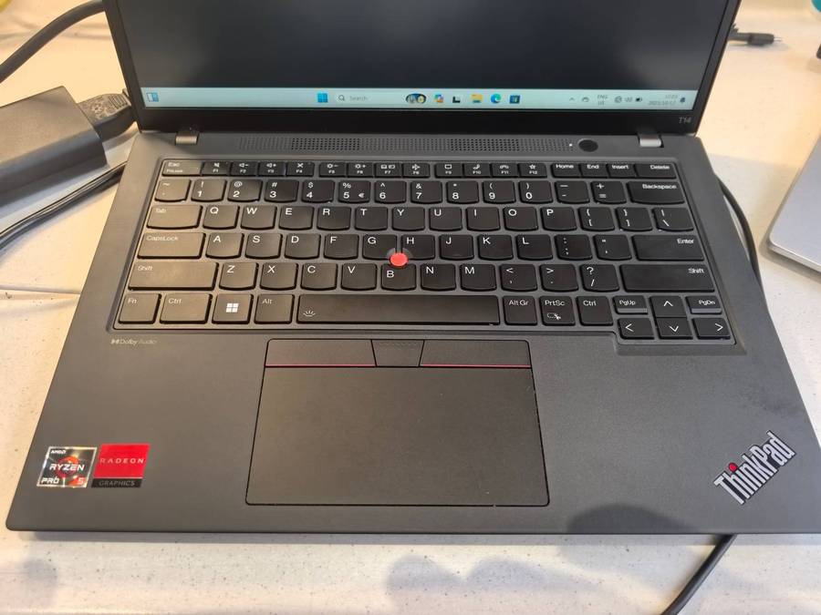 AS NEW 13TH GEN LENOVO THINKPAD T14*RYZEN 5 PRO-7540U*16GB DDR5*512GB SSD*RADEON*FHD*WARRANTY