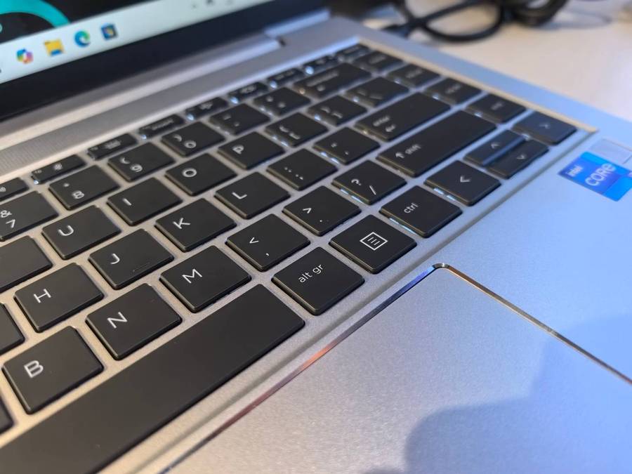 QUAD CORE i7-HP PROBOOK 640 G8-i7-1185G7-16GB DDR4-256GB SSD-HD-10 CORES-BACKLIT