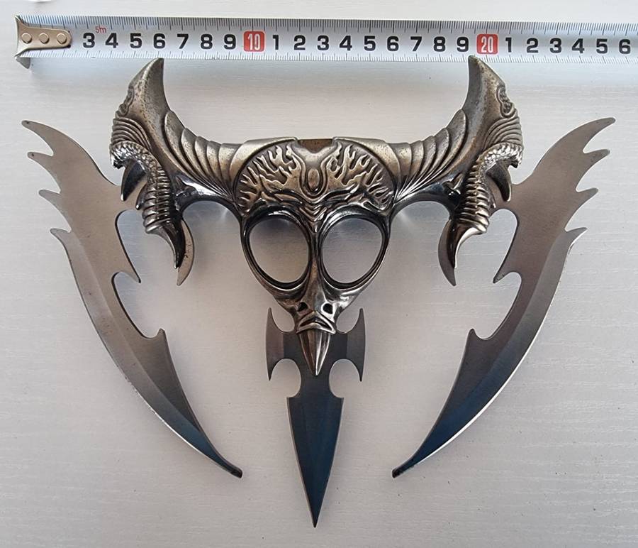 3 BLADE FANTASY KNIFE