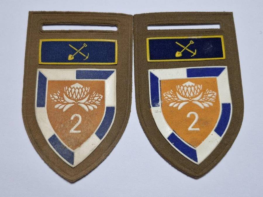 SADF 2 SSB tupperware shoulder flash pair. No Pins