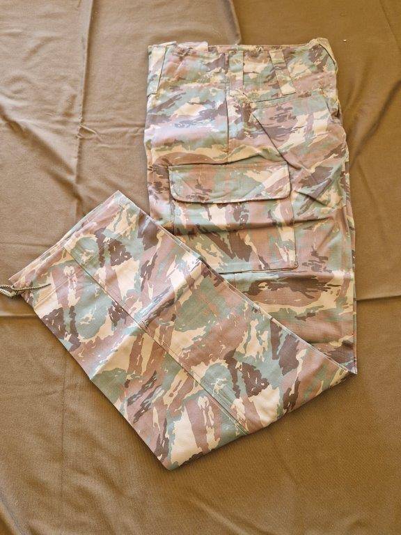 SADF 32 Battalion Camo Trousers. 43 CM across waist.