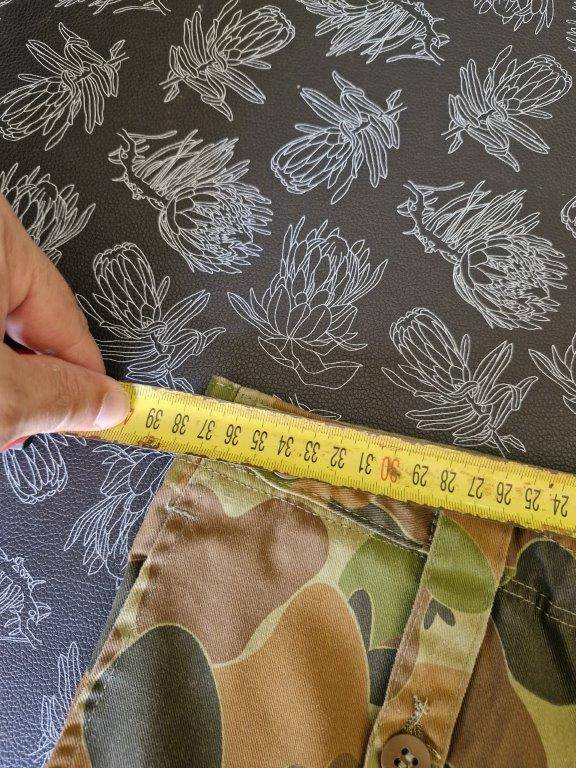 Australian Disruptive camo pattern Trousers. 37 Cm across waist.