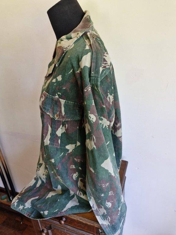Zimbabwe Defence Force Camo shirt 1980-1990's. 60 Cm Armpit to Armpit.