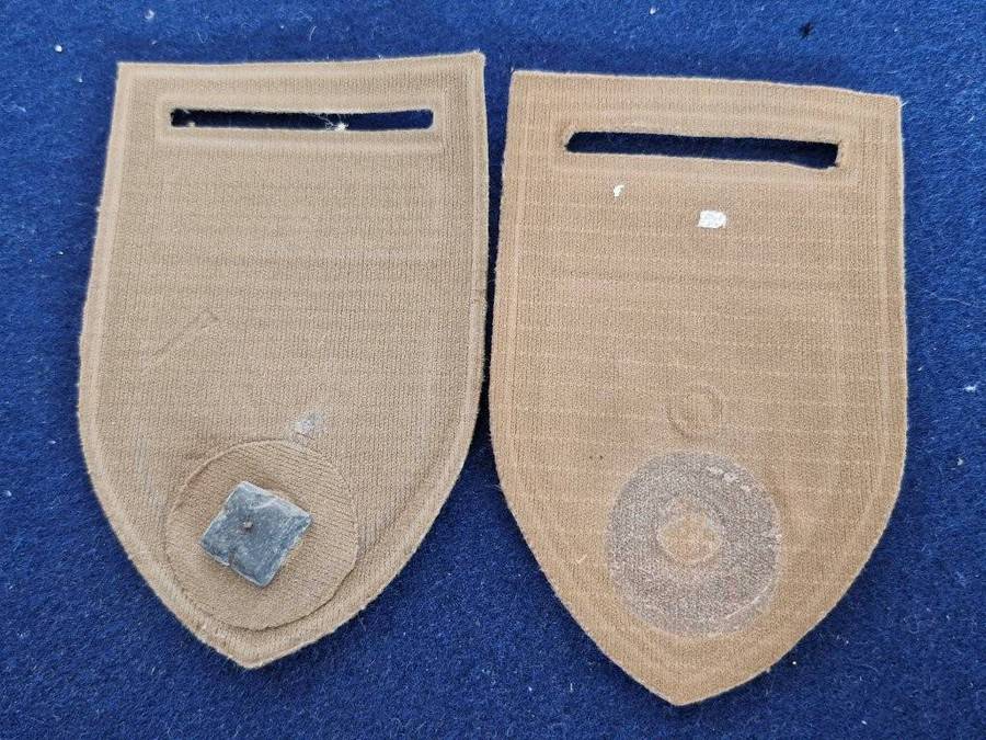 Pair of SADF INTELLIGENCE SCHOOL shoulder flashes.