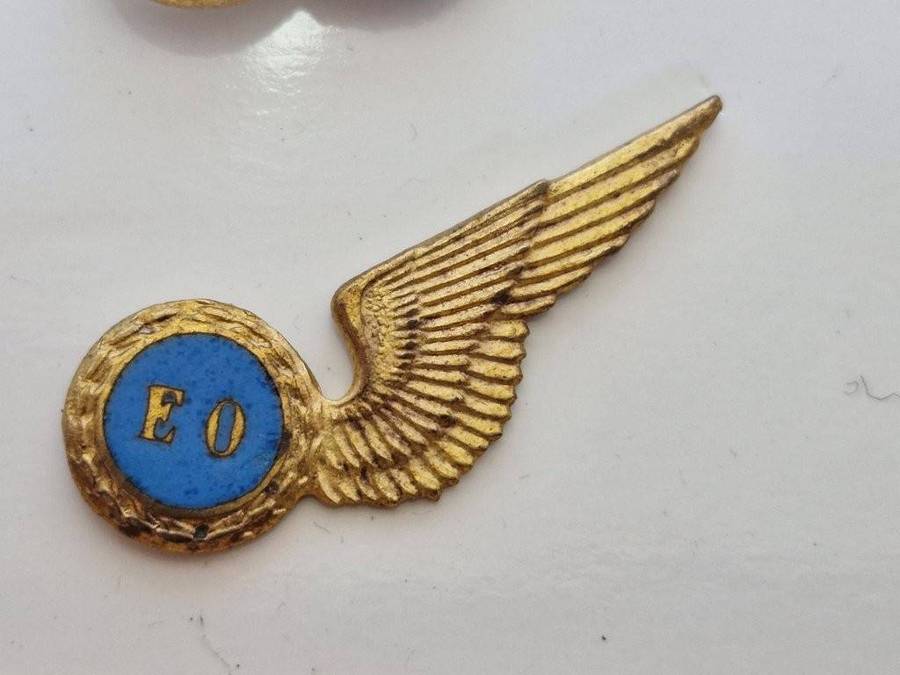 South African Air Force Engineer Officer Half Wing. Mess dress size.