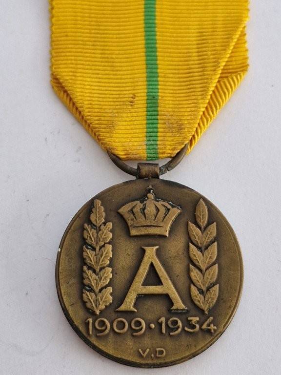 Full Size Belgium Albert Military Veterans Medal