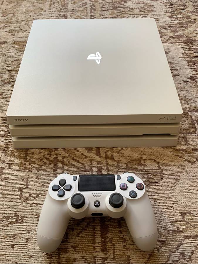 PS4 Pro Console (White edition)