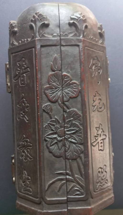 Chinese Art Statue Display Piece Foldable Three Closable Panels