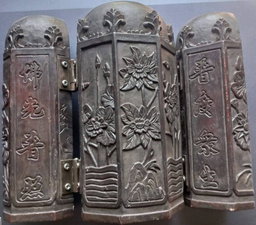Chinese Art Statue Display Piece Foldable Three Closable Panels