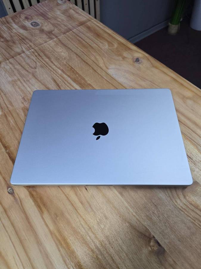 Apple Macbook Pro M4 Pro 16"