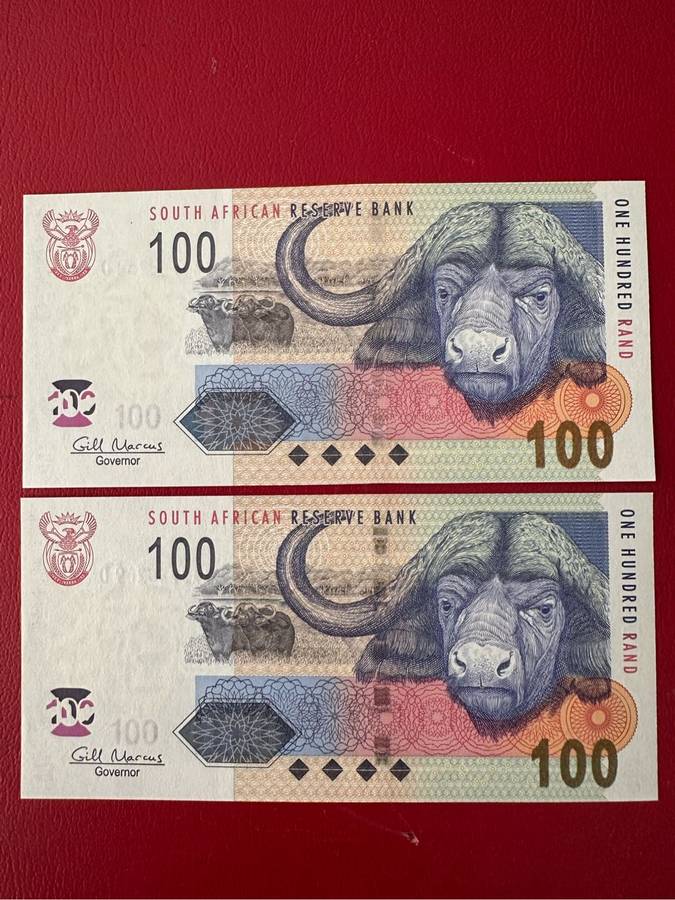 R100 G Marcus 1st issue unc AA x2 consecutive numbers