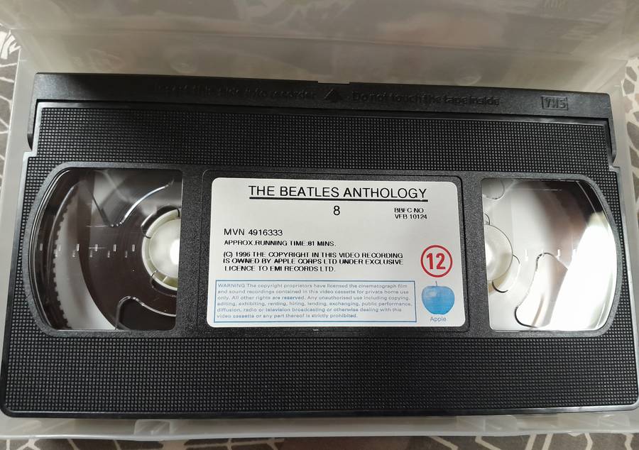 The Beatles - Anthology 8 x VHS Box Set (plus Anthology vol1 2cd set)