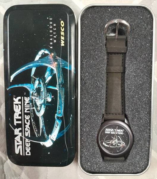 Star Trek Deep Space Nine Wristwatch in tin
