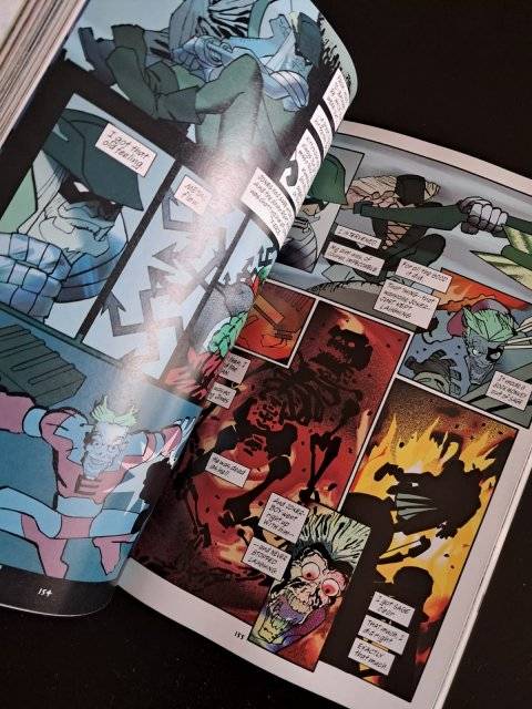 Batman: The Dark Knight Strikes Again Comic Book