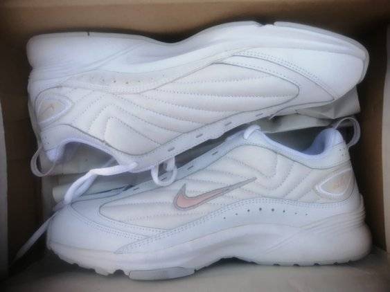 Nike Women's Steady III Leather Size 8