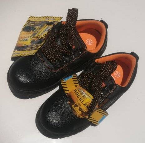 Brand new Rocklander Safety Shoes Size 6