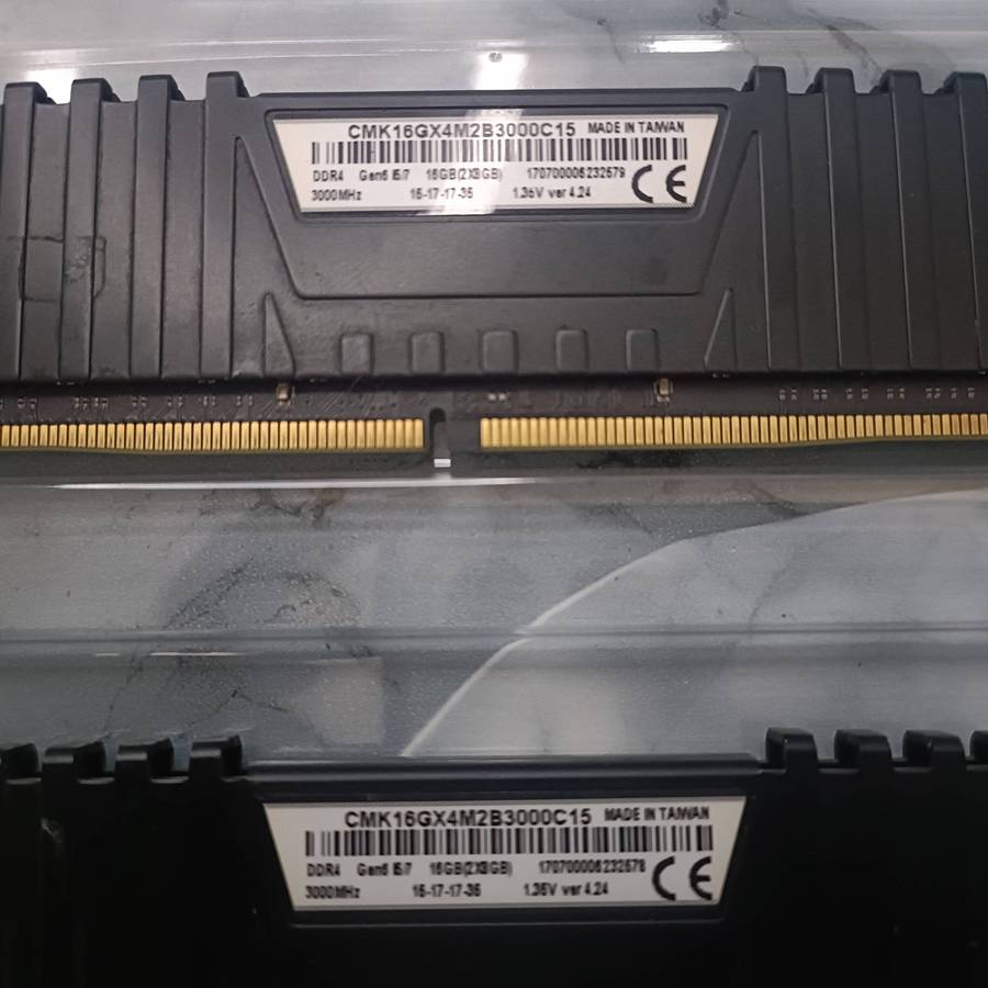 Corsair DDR4 8GB x2 Ram Sticks