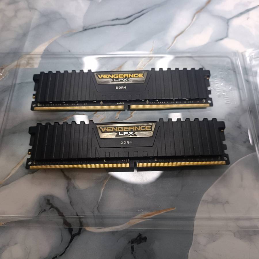 Corsair DDR4 8GB x2 Ram Sticks