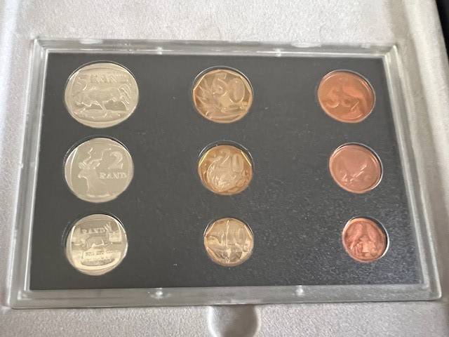 RSA 2000 PROOF SET IN SA MINT CASE - OLD COAT OF ARMS