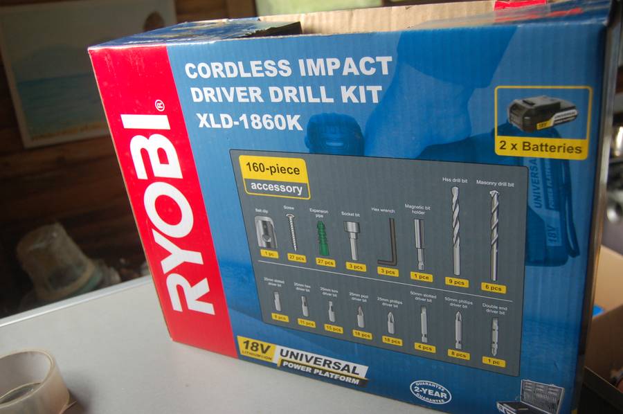 ROYOBI 18VOLT CORDLESS IMPACT DRIVER DRILL KIT IN METAL CASE