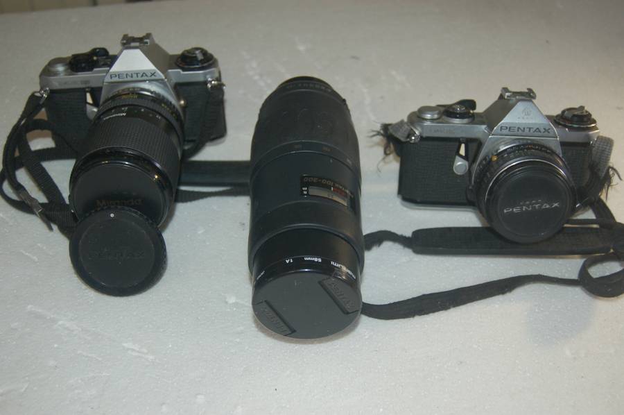 PENTAX CAMERA COLLECTION ME AND ME SUPER WITH 100-300 PENTAX ZOOM LENS FOR ROLL FILM